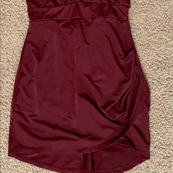 Clothes - Picture 2 of 4